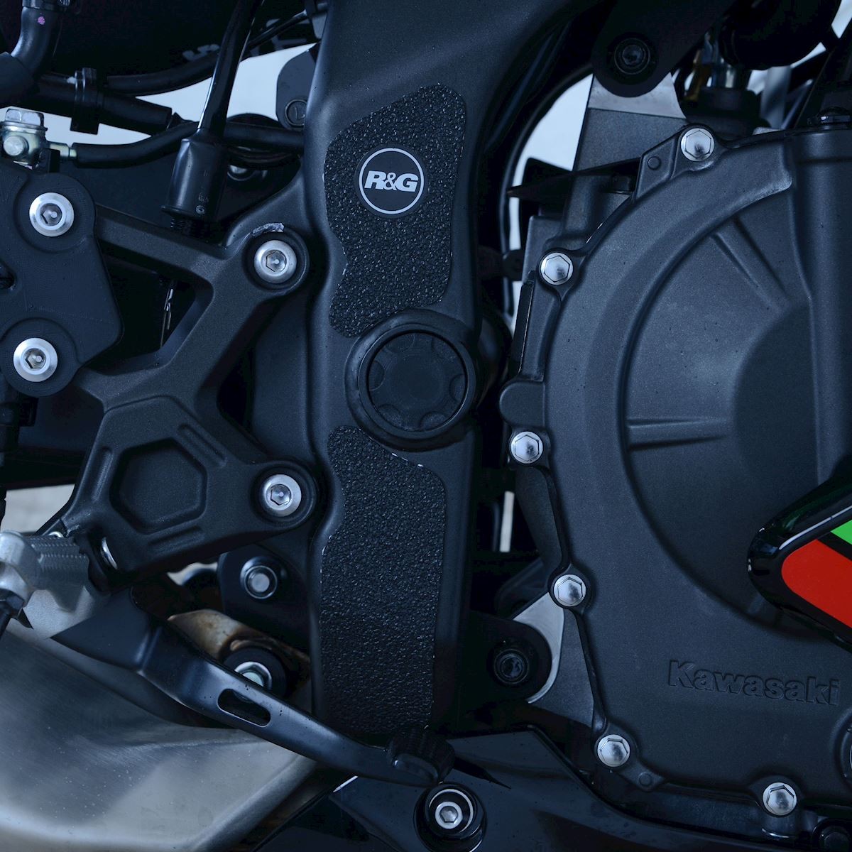 R&G csizma védő réteg Kawasaki ZX-25R '20-