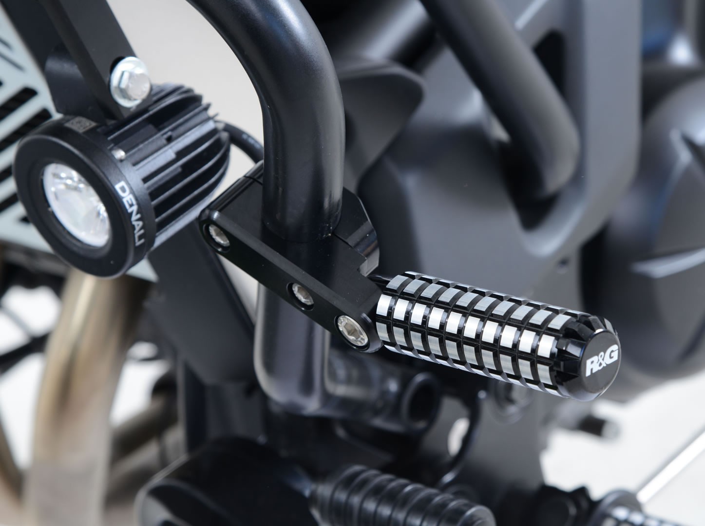 Univerzális Országúti lábtartók 1(25.4mm) / 7/8" (22mm) Bars"""
