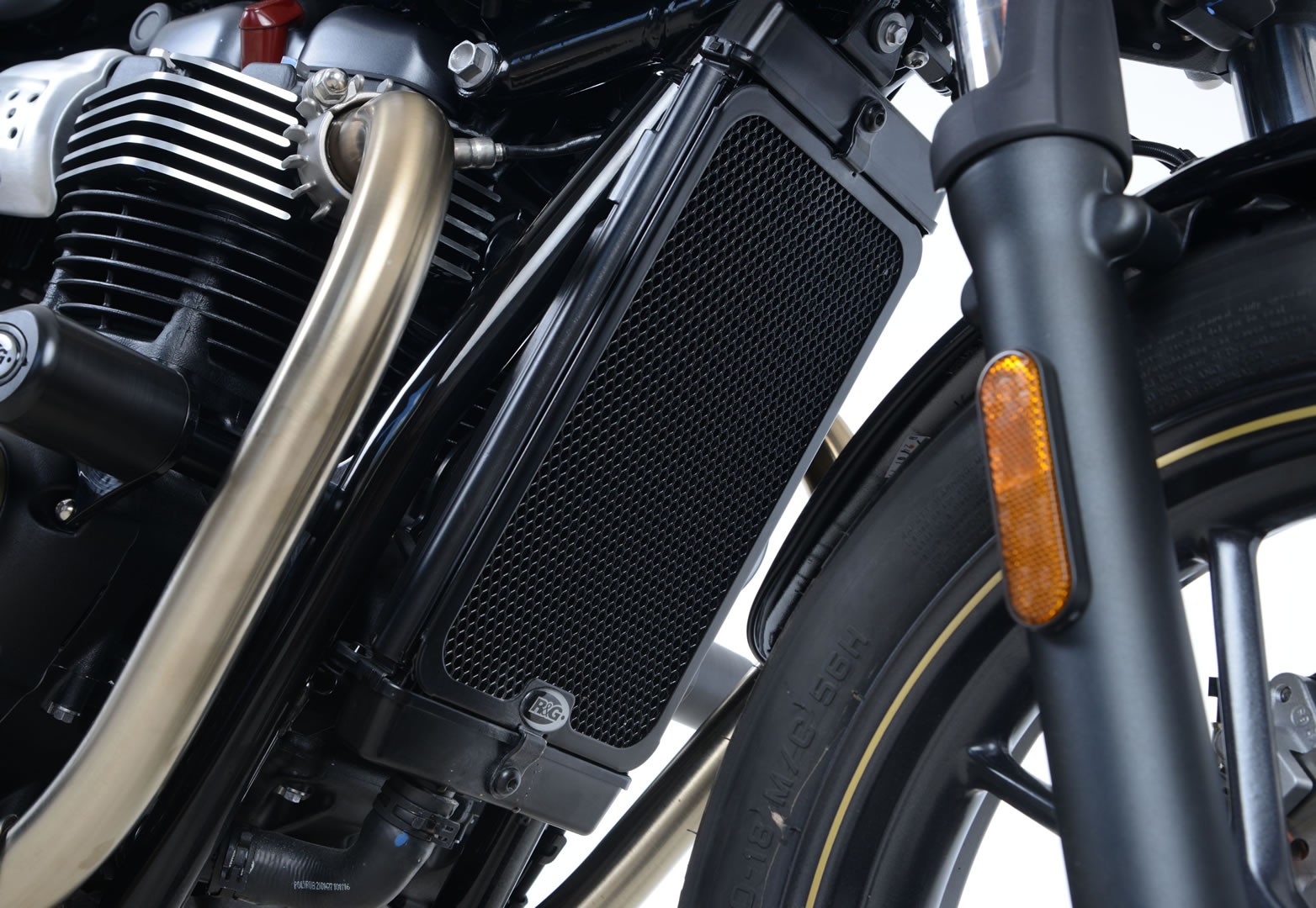 Hűtőradiátor védő Triumph Thruxton 1200, Triumph Thruxton 1200R, Street Cup '17-, Bonneville T120 '16-, Bonneville T100 '17-, Triumph Street Twin '16- & Speed Twin 1200 '19-'21 - Image 2