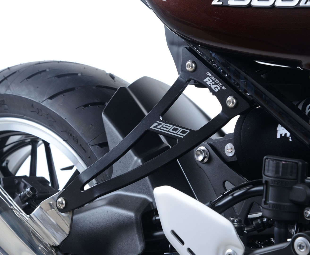 Kipufogó tartó konzol & hátsó lábtartóhely takaró plakett Kawasaki Z900RS '18-