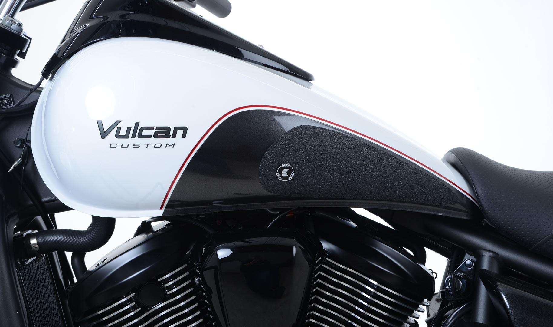 R&G oldalsó tankpadok Kawasaki Vulcan VN900 Csutom '07-, Classic '06- és Classic LT '11- - Image 3